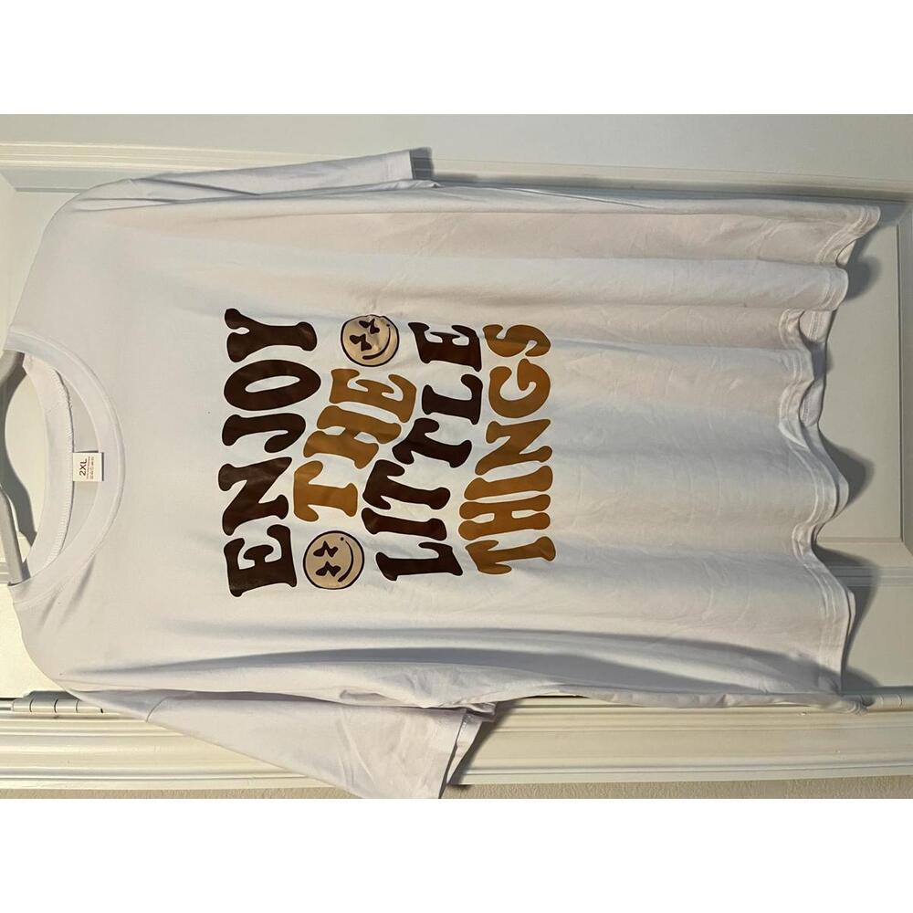 “Enjoy the Little Things” Graphic Tee